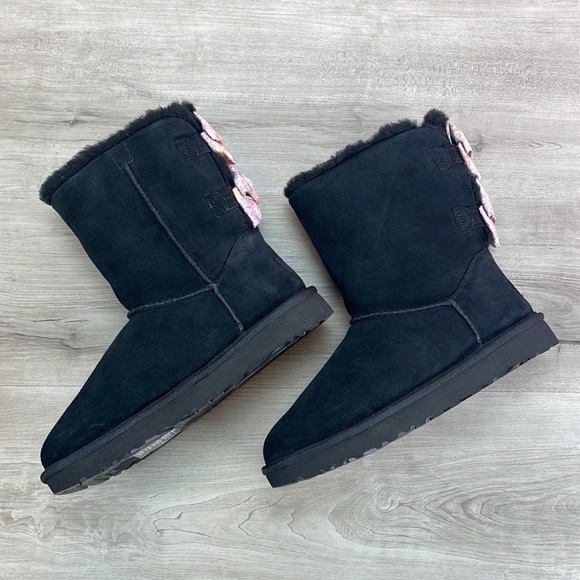 🍁UGG🍁 W BAILEY BOW ABSTRACT SPLATTER BOOTS - Picture 4 of 13